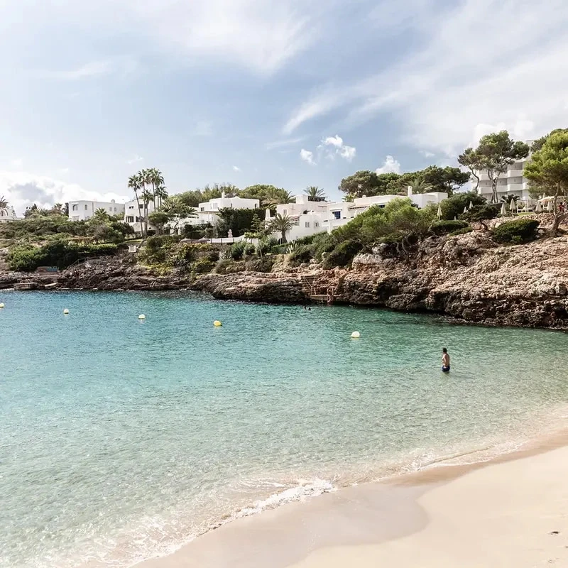 The finest on-market and off-market properties the island has to offer.